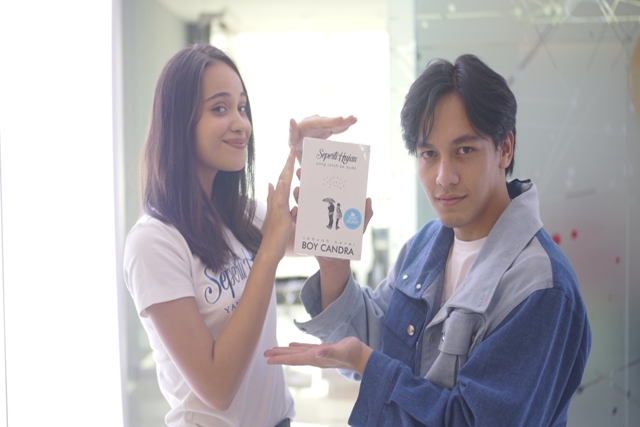 Film "Seperti Hujan Yang Jatuh Ke Bumi" yang Dibintangi Jefri Nichol dan Aurora Ribero Siap Tayang 2020 
